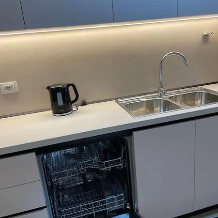 Διαμέρισμα Luxury Next To Us Embassy *