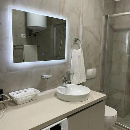 Luxury Next To Us Embassy Διαμέρισμα Τίρανα