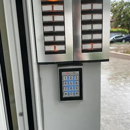 Διαμέρισμα Luxury Next To Us Embassy *