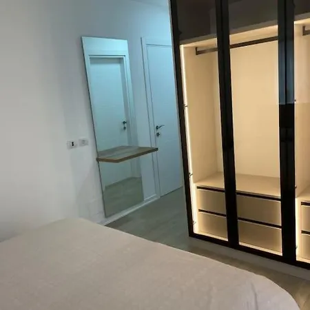 Luxury Next To Us Embassy Διαμέρισμα Τίρανα
