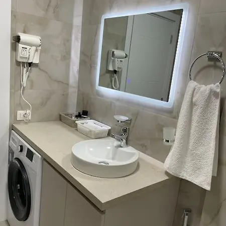 Luxury Next To Us Embassy Διαμέρισμα