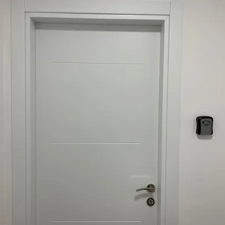 Luxury Next To Us Embassy Διαμέρισμα *